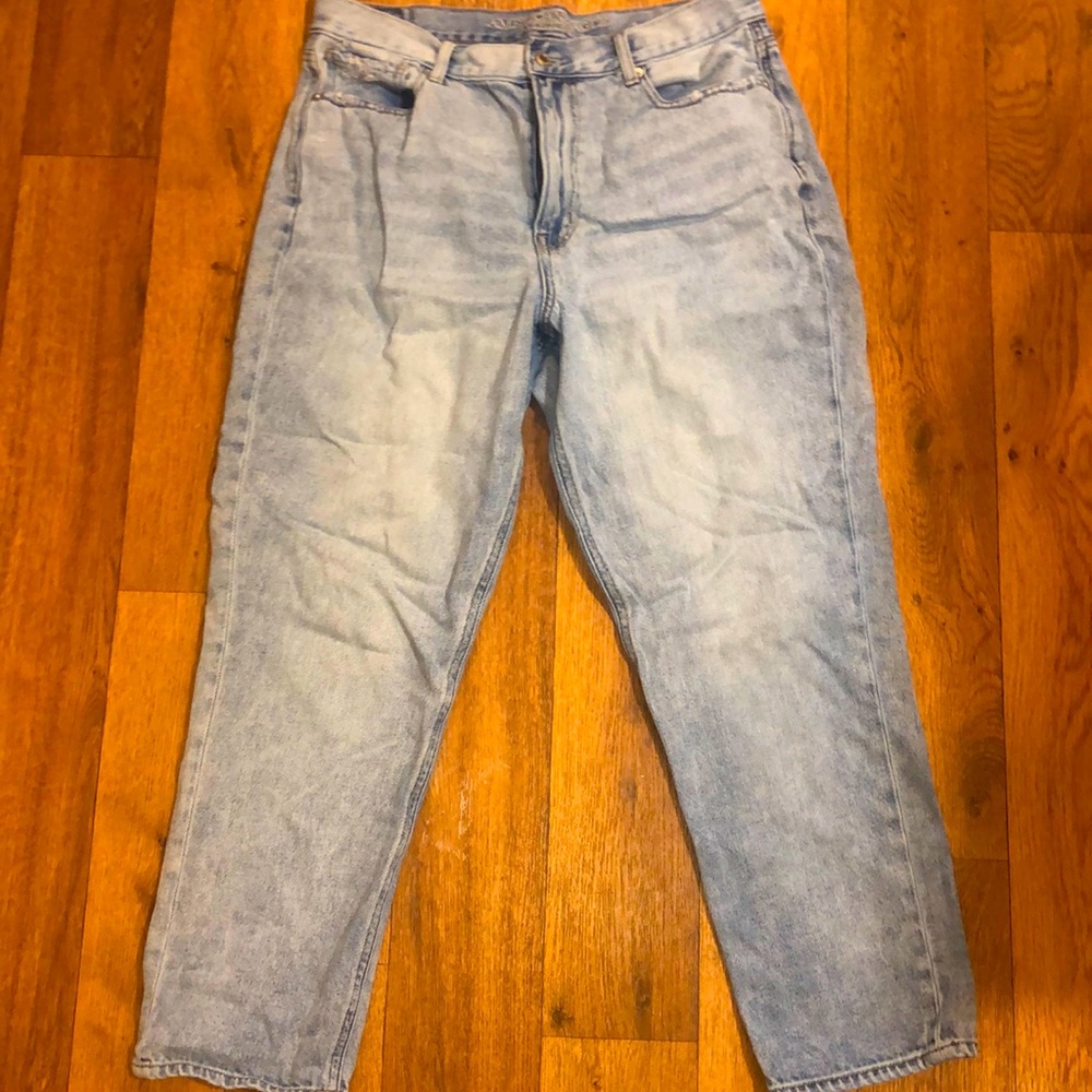 Light Wash Mom jeans